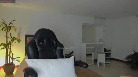 Snapshot of allysnow chatting on September 30, 2025, 10:31 am Kelly online show from September 30, 2025, 10:31 am