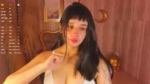 Snapshot of allyssa_bellini_s chatting on November 13, 2025, 8:41 pm Allysa online show from November 13, 2025, 8:41 pm