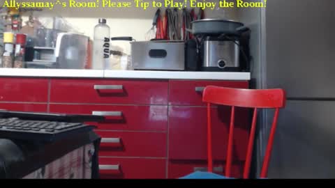 Allyssamay online show from December 3, 2025, 3:47 am