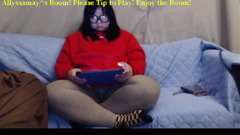 Allyssamay online show from March 12, 2026, 4:18 am