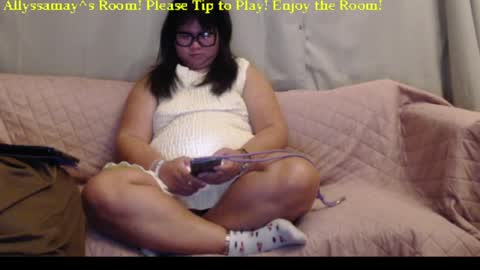 Allyssamay online show from May 4, 2026, 3:02 am
