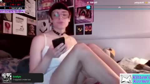 Snapshot of allyv527 chatting on July 15, 2026, 11:54 pm Ally online show from July 15, 2026, 11:54 pm