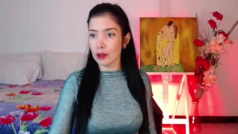 alma_art_ online show from September 17, 2025, 7:26 pm