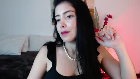 alma_art_ online show from August 3, 2026, 8:01 pm