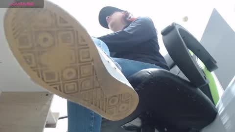 Snapshot of alma_fenix chatting on March 4, 2025, 12:12 pm ALMA FENIX online show from March 4, 2025, 12:12 pm