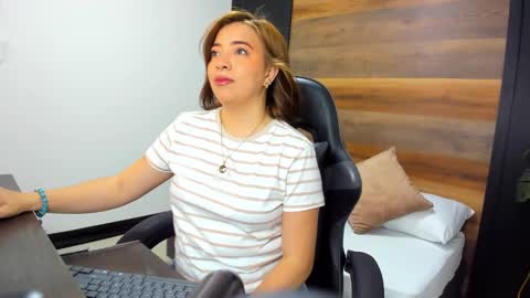 Snapshot of alma_fenix chatting on September 20, 2025, 6:53 pm ALMA FENIX online show from September 20, 2025, 6:53 pm