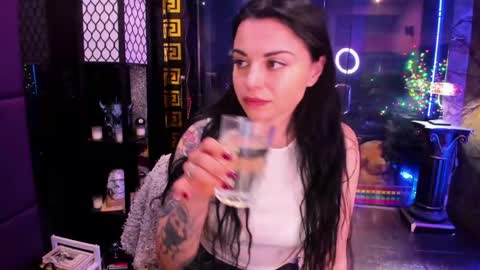 Snapshot of alma_pearl chatting on May 30, 2026, 10:01 am Alma online show from May 30, 2026, 10:01 am