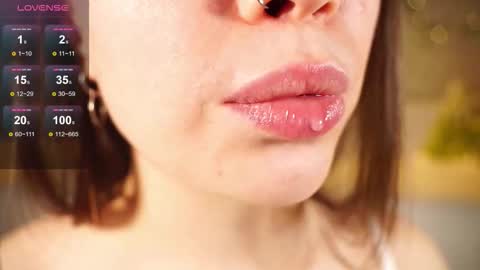 Snapshot of alma_yammy chatting on October 11, 2025, 6:28 pm Alma online show from October 11, 2025, 6:28 pm