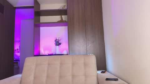 Alma Castillo online show from June 6, 2026, 2:38 am