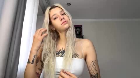 Arina online show from October 1, 2025, 10:32 am
