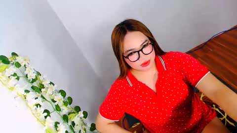 Snapshot of almirablont13 chatting on November 12, 2025, 8:26 am Almira online show from November 12, 2025, 8:26 am