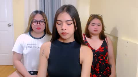 Snapshot of almirablont13 chatting on March 25, 2026, 12:49 am Almira online show from March 25, 2026, 12:49 am
