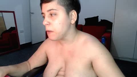 Snapshot of almondonwheels chatting on January 2, 2025, 11:38 pm Almond online show from January 2, 2025, 11:38 pm