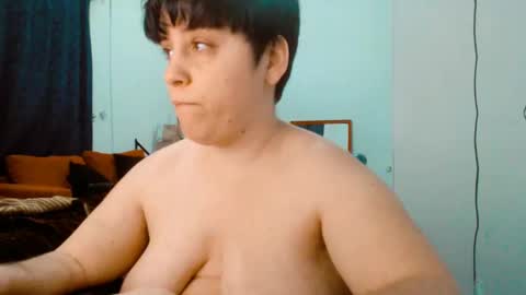 Snapshot of almondonwheels chatting on November 21, 2025, 9:57 pm Almond online show from November 21, 2025, 9:57 pm