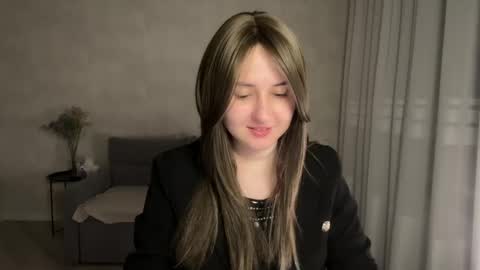 Anna online show from April 25, 2026, 8:17 pm