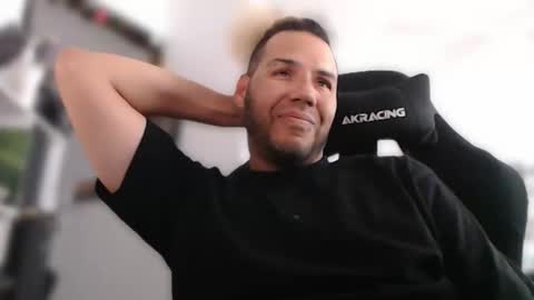 simplyfaded online show from November 16, 2025, 10:37 pm