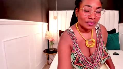 Alondra  online show from May 28, 2026, 11:40 am