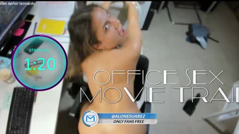 Snapshot of alondra_on_fire chatting on October 23, 2025, 1:54 pm Alondra Suarez online show from October 23, 2025, 1:54 pm