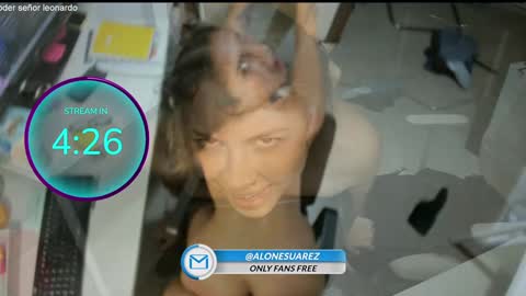 Snapshot of alondra_on_fire chatting on October 24, 2025, 4:36 pm Alondra Suarez online show from October 24, 2025, 4:36 pm