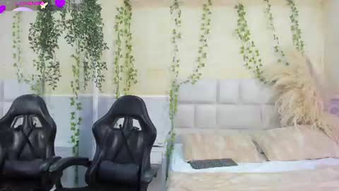 ALONDRA CUTE online show from June 11, 2026, 5:27 am
