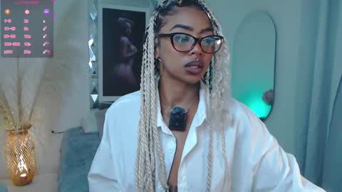 Snapshot of alondrraparrow chatting on May 6, 2026, 8:52 am Alondra online show from May 6, 2026, 8:52 am