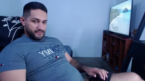 Snapshot of alonxoo chatting on January 14, 2025, 1:47 am alonxoo online show from January 14, 2025, 1:47 am