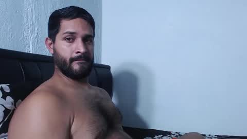 Snapshot of alonxoo chatting on February 15, 2026, 11:23 pm alonxoo online show from February 15, 2026, 11:23 pm