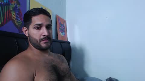 Snapshot of alonxoo chatting on April 15, 2026, 1:01 am alonxoo online show from April 15, 2026, 1:01 am