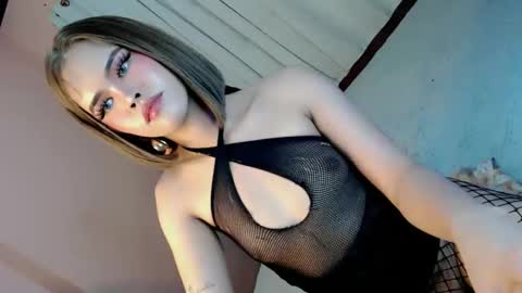 Snapshot of alove_too_last chatting on February 13, 2025, 5:54 pm LEXY online show from February 13, 2025, 5:54 pm