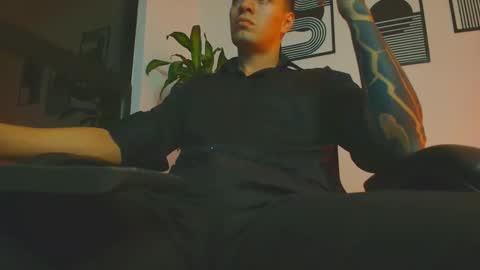 alpha_dominus_ online show from June 10, 2026, 4:01 am