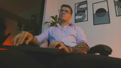 alpha_dominus_ online show from June 17, 2026, 3:42 am
