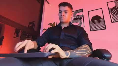 alpha_dominus_ online show from July 4, 2026, 4:29 am