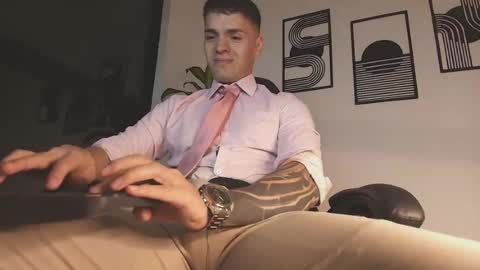 alpha_dominus_ online show from July 16, 2026, 4:07 am