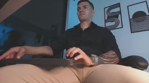 alpha_dominus_ online show from August 1, 2026, 4:01 am