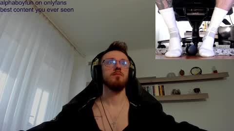 Snapshot of alphaboyfun chatting on December 3, 2025, 11:30 am Andi online show from December 3, 2025, 11:30 am