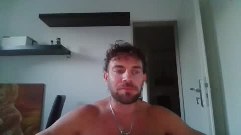 Snapshot of alphah_hunk chatting on September 17, 2025, 5:25 pm alphah_hunk online show from September 17, 2025, 5:25 pm