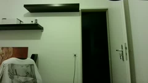 Snapshot of alphah_hunk chatting on September 23, 2025, 6:44 pm alphah_hunk online show from September 23, 2025, 6:44 pm