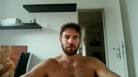Snapshot of alphah_hunk chatting on October 9, 2025, 10:24 am alphah_hunk online show from October 9, 2025, 10:24 am