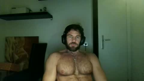 Snapshot of alphah_hunk chatting on October 25, 2025, 8:36 pm alphah_hunk online show from October 25, 2025, 8:36 pm