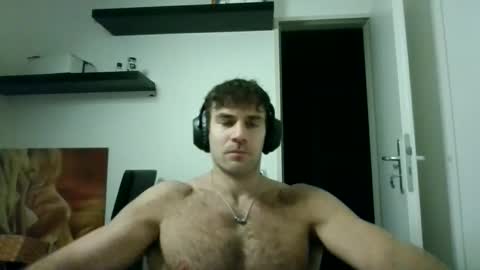 Snapshot of alphah_hunk chatting on November 7, 2025, 5:13 pm alphah_hunk online show from November 7, 2025, 5:13 pm