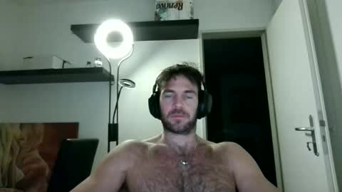 Snapshot of alphah_hunk chatting on November 22, 2025, 9:03 pm alphah_hunk online show from November 22, 2025, 9:03 pm