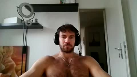 Snapshot of alphah_hunk chatting on December 2, 2025, 2:01 pm alphah_hunk online show from December 2, 2025, 2:01 pm
