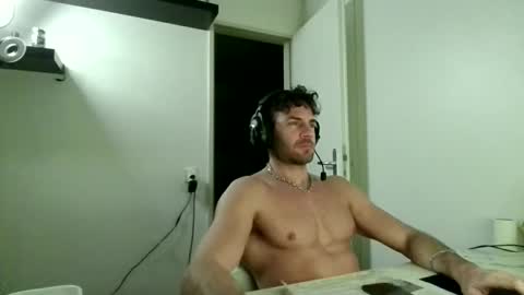 Snapshot of alphah_hunk chatting on December 13, 2025, 7:53 pm alphah_hunk online show from December 13, 2025, 7:53 pm