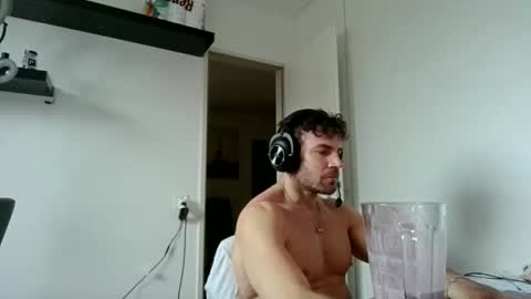 Snapshot of alphah_hunk chatting on December 15, 2025, 11:14 am alphah_hunk online show from December 15, 2025, 11:14 am