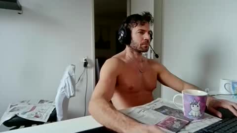 Snapshot of alphah_hunk chatting on December 21, 2025, 10:44 am alphah_hunk online show from December 21, 2025, 10:44 am