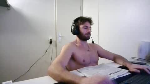 Snapshot of alphah_hunk chatting on January 5, 2026, 5:27 pm alphah_hunk online show from January 5, 2026, 5:27 pm