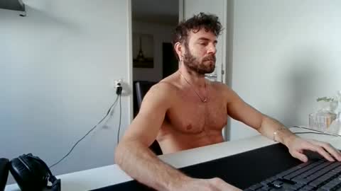Snapshot of alphah_hunk chatting on January 11, 2026, 11:37 am alphah_hunk online show from January 11, 2026, 11:37 am