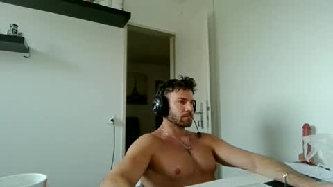 Snapshot of alphah_hunk chatting on March 8, 2026, 9:13 am alphah_hunk online show from March 8, 2026, 9:13 am