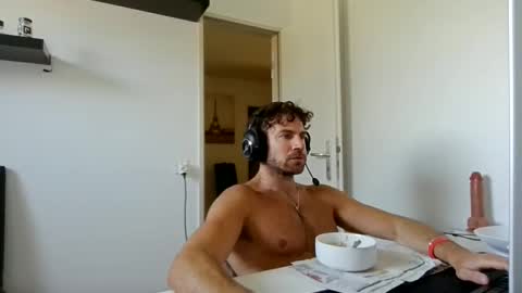 Snapshot of alphah_hunk chatting on May 8, 2026, 10:42 am alphah_hunk online show from May 8, 2026, 10:42 am