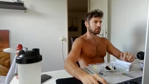Snapshot of alphah_hunk chatting on May 17, 2026, 10:00 am alphah_hunk online show from May 17, 2026, 10:00 am